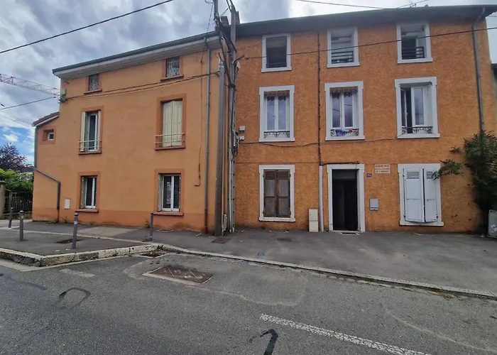 Givors Centre Duplex Meuble